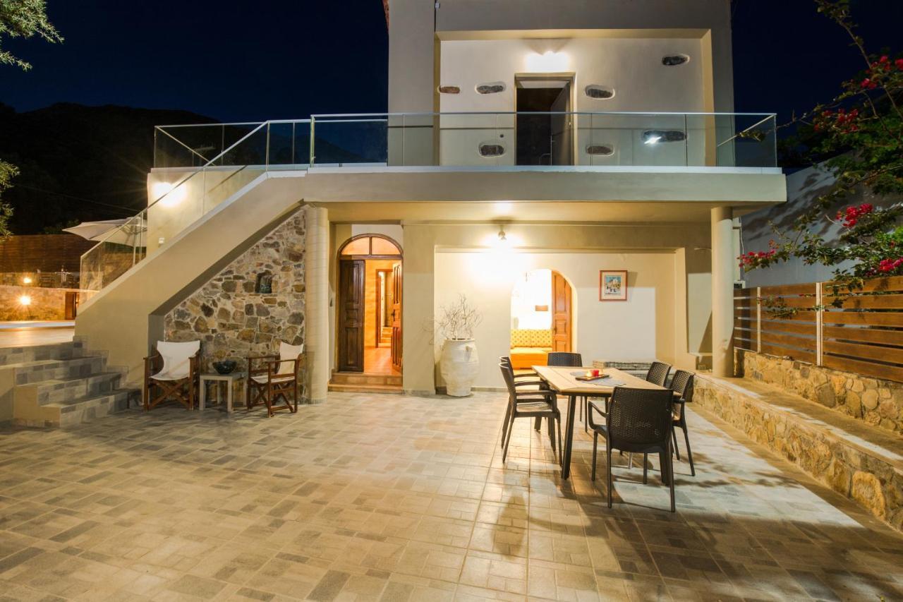 Tzouganos Villa Sfinarion Exterior photo
