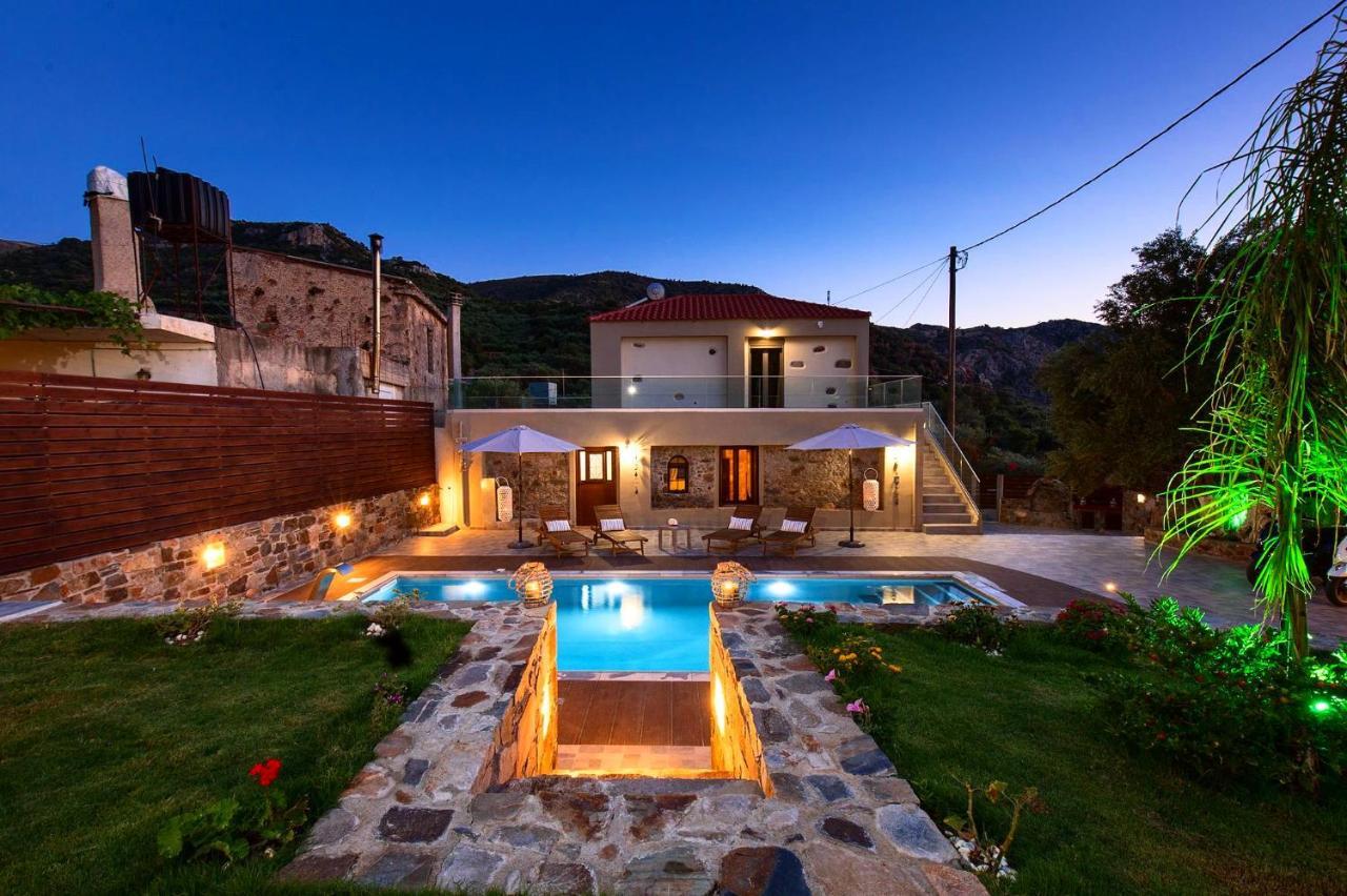 Tzouganos Villa Sfinarion Exterior photo