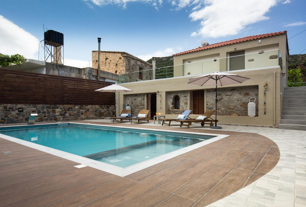 Tzouganos Villa Sfinarion Exterior photo